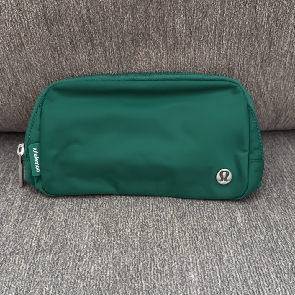 NWT LULULEMON EVERYWHERE BELT BAG 1L Cascadia Green OS